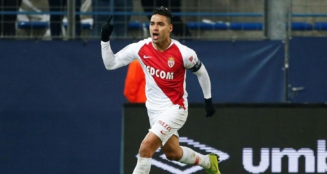 L'attaquant colombien de Monaco Radamel Falcao vient de marquer sur coup franc à Caen en Ligue 1, le 24 novembre 2018.