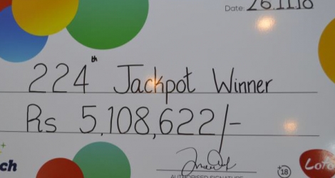 Le gagnant a récupéré son chèque de Rs 5,1 millions au siège du Lottotech à Ébène.
