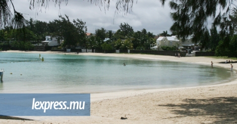 1 000 mètres de plages ont été proclamées publiques à Blue-Bay.