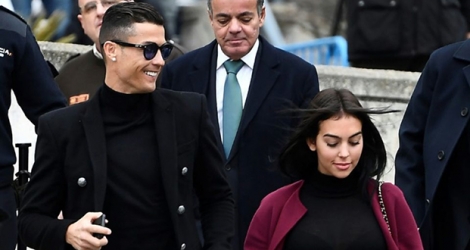 L'attaquant de la Juventus, Cristiano Ronaldo, avec sa compagne Georgina Rodriguez, après sa comparution devant le juge, à Madrid, le 22 janvier 2019 