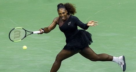 Serena a mené 5 jeux à 1 dans le set décisif avant de se tordre la cheville gauche sur sa première balle de match.