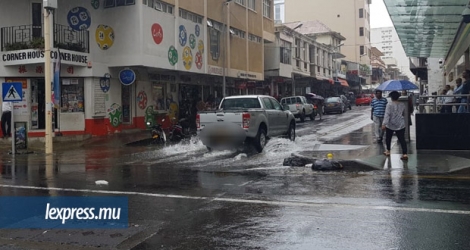 Les pluies d’hier matin à Port-Louis ont montré que les problèmes sont encore présents.