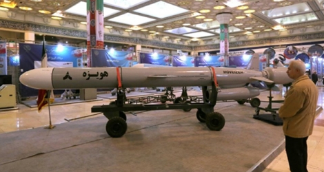 Le missile de croisière Hoveizeh montré lors d'une cérémonie à Téhéran le 2 février 2019. L'Iran a annoncé avoir testé avec 