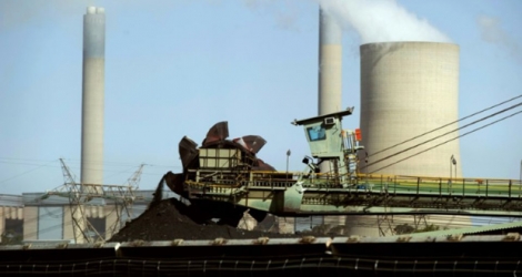 Une centrale à charbon de la compagnie sud-africaine d'électricité Eskom, photographiée le 2 novembre 2015 à Sasolburg. 