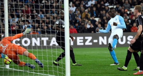 L'attaquand de Marseille Mario Balotelli (2d) buteur lors de la victoire 2-0 à domicile face à Amiens le 16 février 2019.