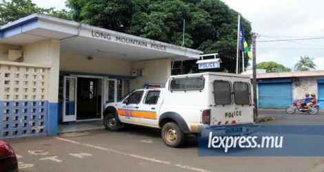  Un policier a porté plainte au poste de Montagne-Longue, mercredi 20 février, contre ses voisins, dont un membre de la SMF.