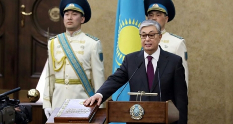 Le nouveau président par intérim du Kazakhstan Kassym-Jomart Tokayev prête serment à Astana le 20 mars 2019.