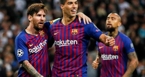 Lionel Messi, ménagé pour des douleurs pubiennes, et son partenaire d'attaque Luis Suarez, remis d'une entorse d'une cheville.