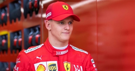 L'Allemand Mick Schumacher fait ses premier tours au volant de la Ferrari de 2019 en essais sur le circuit de Sakhir à Bahreïn le 2 avril 2019