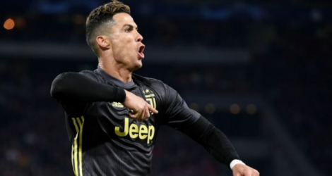 L'attaquant portugais de la Juventus Turin Cristiano Ronaldo buteur sur le terrain de l'Ajax en quart de finale aller de la Ligue des champions, le 10 avril 2019 à Amsterdam.