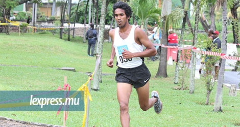 Mohammad Dookun espère se rapprocher du record de Maurice du 3 000m lors du Meeting international de la Réunion.