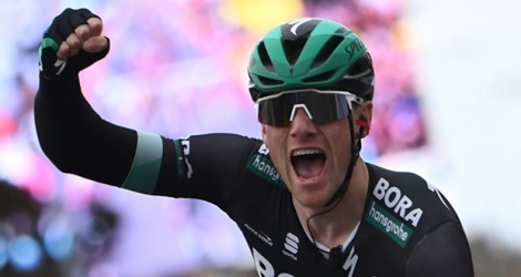 L'Irlandais Sam Bennett (Bora) victorieux lors de la 3e étape de Paris-Nice, entre Cepoy et Moulins-sur-Yzeure, le 12 mars 2019.