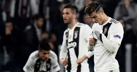 Christiano Ronaldo et ses coéquipiers de la Juventus dépités après la défaite face à l'Ajax d'Amsterdam en quarts retour de C1, le 16 avril 2019 à Turin.