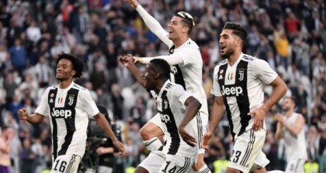 Les joueurs de la Juventus en liesse après avoir conquis le 8e titre d'affilée de champion d'Italie en battant la Fiorentina, le 20 avril 2019 à Turin.