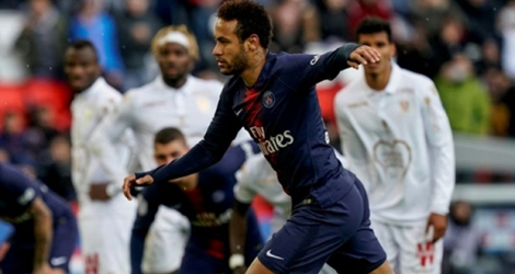 L'attaquant du PSG Neymar buteur lors du match nul 1-1 à domicile face à Nice le 4 mai 2019.
