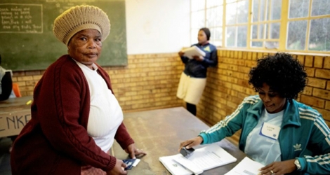Un bureau de vote installé dans le township de Tlhabologang à Coligny, à une centaine de kilomètres à l'ouest de Johannesburg, pour les élections législatives et régionales sud-africaines, le 8 mai 2019.