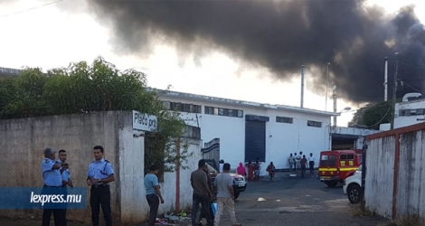 Le feu a éclaté au premier étage d’une usine textile ce vendredi 17 mai.
