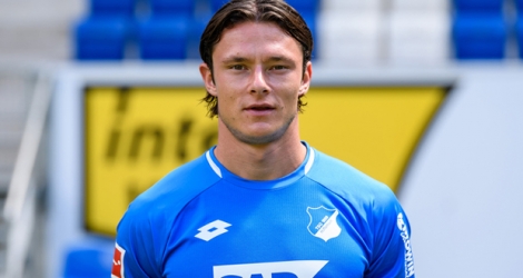 Schulz, défenseur latéral gauche qui compte six sélections en équipe nationale, a signé un contrat de cinq ans, jusqu'en juin 2024.