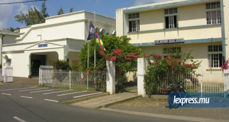 La PM a été enregistrée au poste de police de Port-Mathurin. 