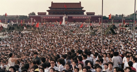 Des centaines de milliers de Chinois rassemblés place Tiananmen, le 2 juin 1989 à Pékin.