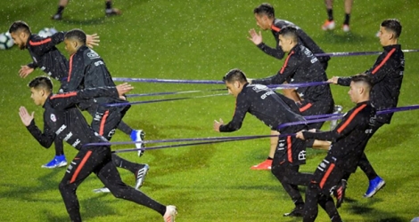 Les joueurs chiliens lotrs d'une séance d'entraînement à Porto Alegre, le 30 juin 2019, à quelques jours d'affronter le Pérou en demi-finale de la Copa América.