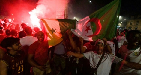 Des supporters algériens à Bordeaux après la qualification de leur équipe en finale de la CAN, le 14 juillet 2019.