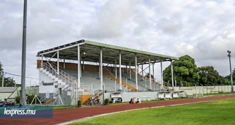 La capacité maximum du stade de Flacq est de 3 700 personnes.