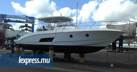 Ce yacht, d’une valeur de Rs 5,6 M, est actuellement recherché par la commission anti-corruption.