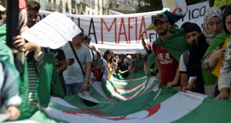 Manifestation d'étudiants dans les rues d'Alger, le 11 juin 2019.