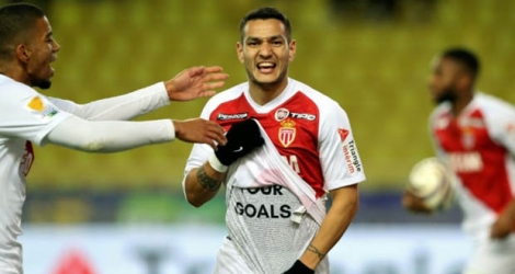 L'attaquant de Monaco Rony Lopes (c) exulte après avoir inscrit un but contre Rennes, en L1 au stade Louis II, le 9 janvier 2019.