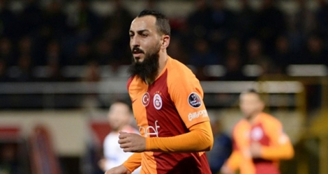 L'attaquant grec Kostas Mitroglou, ici avec Galatasaray face au Aytemiz Alanyaspor à Antalya le 2 février 2019, est prêté au PSV Eindhoven par le club turc alors qu'il appartient toujours à l'OM. 