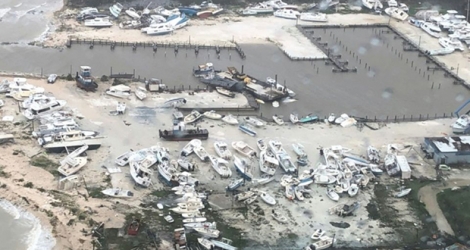 Image aérienne, prise le 3 septembre 2019 par les gardes-côtes américains, d'un port de plaisance de l'île d'Andros, dans les Bahamas.