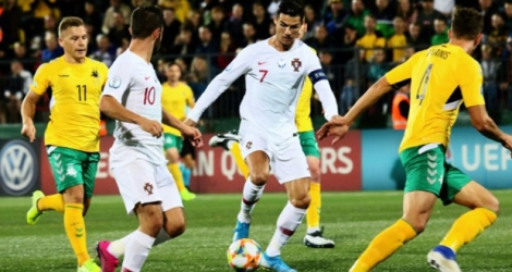 Le joueur du Portugal Cristiano Ronaldo (c) auteur d'un quadruplé lors de la victoire 5-1 sur la Lituanie en qualifications de l'Euro 2020 le 10 septembre 2019.