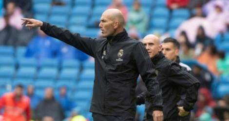 L'entraîneur du Real Madrid Zinédine Zidane donne des instructions lors du match contre Levante en Liga à Santiago Bernabeu, le 14 septembre 2019.