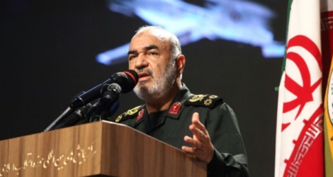 Photo prise le 21 septembre 2019, du général de division Hossein Salami, commandant en chef des Gardiens de la Révolution, armée idéologique de la République islamique d'Iran prenant la parole lors d'une exposition à Téhéran.