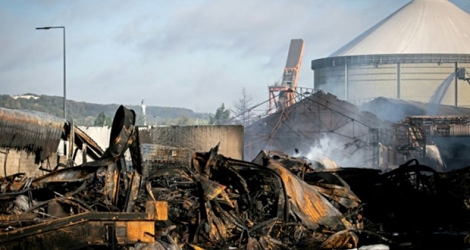 Vue d'une partie de l'usine Lubrizol à Rouen le 27 septembre 2019 au lendemain de l'incendie qui l'a touchée.