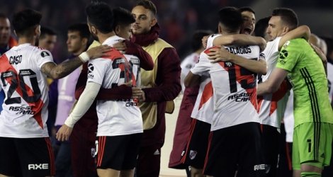 River Plate, tenant du titre, a largement dominé Boca Juniors (2-0) en demi-finales aller de la Copa Libertadores.