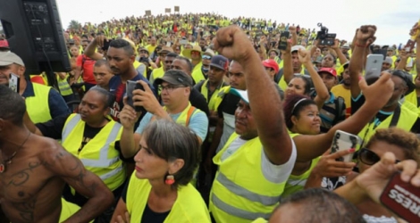 Manifestation de gilets jaunes, au Port (Ile de la Réunion), le 24 novembre 2018.