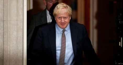 Le Premier ministre Boris Johnson quitte le 10 Downing Street, le 24 octobre 2019.