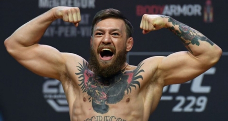 La star des arts martiaux mixtes (MMA), l'Irlandais Conor McGregor pose avant un combat, le 5 octobre 2018 à Las Vegas.