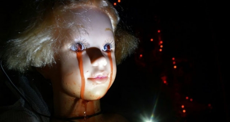 Une poupée pleure des larmes de sang dans la maison de Cédric Le Coz transformée en «Labyrinthe de la terreur», photo du 29 octobre 2019.