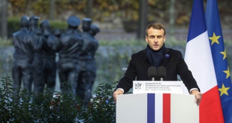 Le président Emmanuel Macron prononce un discours devant le Monument aux morts pour la France en opérations extérieures (OPEX), le 11 novembre 2019 à Paris.