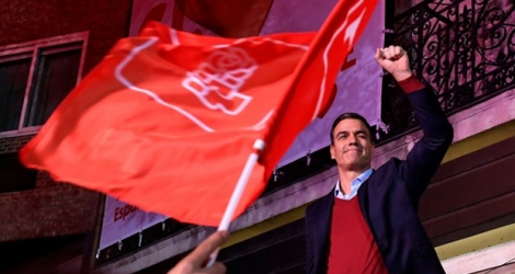 Le Premier ministre espagnol sortant, le socialiste Pedro Sanchez, célèbre sa victoire aux élections législatives à Madrid, le 10 novembre 2019.