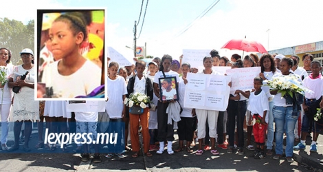 Une marche pacifique en hommage à Eleana Gentil (en médaillon) s’était tenue à Curepipe le 18 avril 2015.
