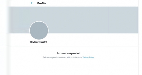 Des comptes Twitter, comme celui de la présidence de la République, ont été suspendus.