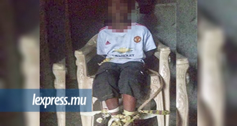 Ce garçonnet de Poste-de-Flacq avait été ligoté à une chaise par sa voisine qui l’accusait de l’avoir volée.