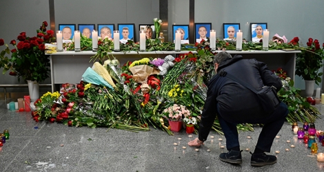 Une journée de deuil national au lendemain du crash près de Téhéran d'un avion de ligne ukrainien qui a fait 176 morts