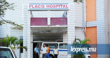 L’homme a été placé sous ventilation artificielle à l’hôpital de Flacq.
