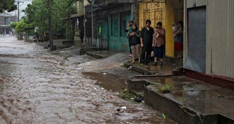 Une rue inondée après le passage de la tempête tropicale Amanda à San Salvador, le 31 mai 2020.