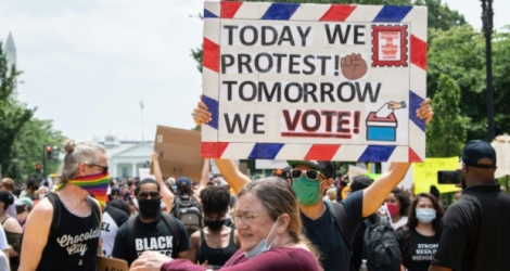 Des manifestants réunis près de la Maison Blanche, à Washington, le 6 juin 2020 Photo NICHOLAS KAMM. AFP